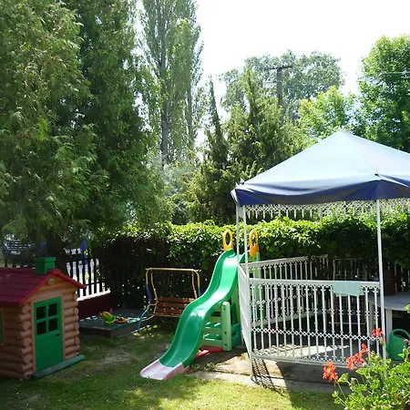 Konukevi Adam Vendeghaz