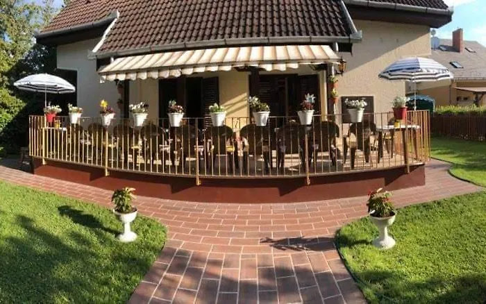 Adam Vendeghaz Konukevi 3*