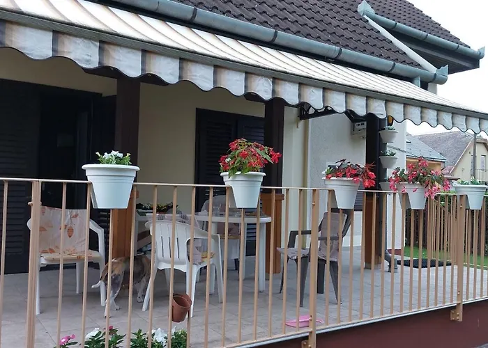 Adam Vendeghaz Konukevi