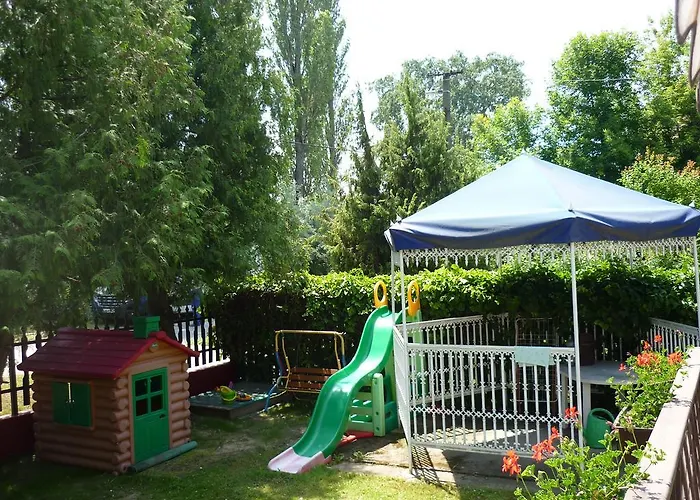 Konukevi Adam Vendeghaz