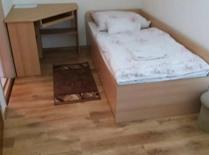 Adam Vendeghaz Gæstehus