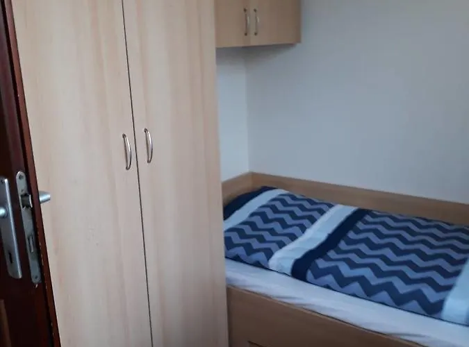 Adam Vendeghaz Gæstehus